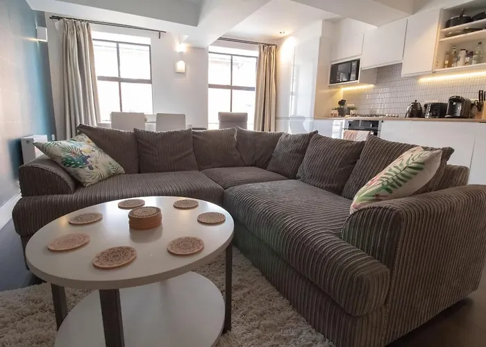 The New52 Oxford By 360Stays - Bespoke 2 Bed Luxury Apartment In The Heart Of Oxford City Centre With Parking